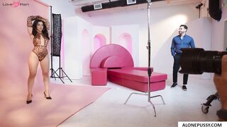 Valentinia Nails - Sensual Erotic Dance with Valentino Balonya & Co