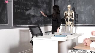 Italian Teacher's Lesson in Pleasure - PornPros