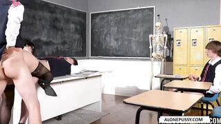 Italian Teacher's Lesson in Pleasure - PornPros