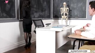 Italian Teacher's Lesson in Pleasure - PornPros