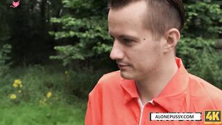 Apologetic Blowjob - Pornstar Apologies For Mistake And Gives A Great BJ