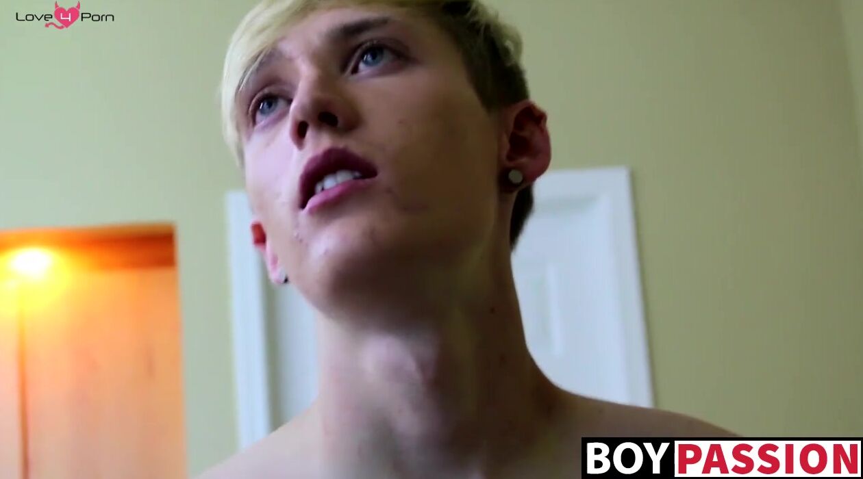 Twinks Anal Playground - Te*** twerking on huge anal beads & extreme close-up 