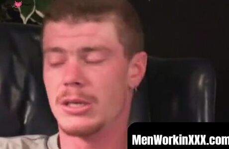 Rugged Stud MasturbaTES And Covers Himself In Hot Load