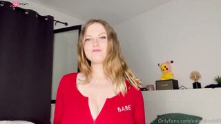 Blond Babe Shows Off Her Boobs to Fans in Hot Striptease