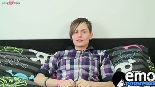 Twinks Unleashed - Hunk Twins Show Off Their Big Dick in Public