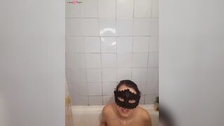 Mature Amateur Granny Dildoing in Bath - French MILF Fondue en Bain