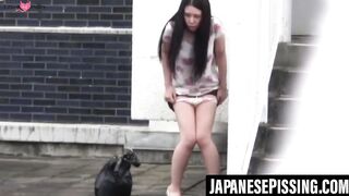 Japanese Cuties - Public Peeing Positions