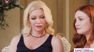 Step-Mother's Daughter Gets Pussymassage From Stepbrother
