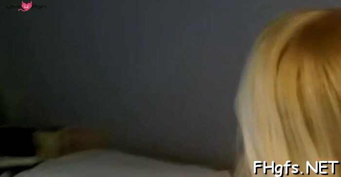 Savvy Siren - Hot Blonde Babe Gives A Mind-Blowing Deepthroat And Facial