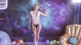 EvilAngel - Gaze In Emma Hix's Gaping Abyss