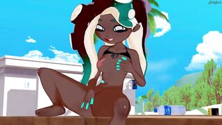 Marina Ida grind and finger fuck her snatch on the beach