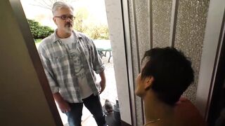HausfrauFicken - German Older Seduces Worker And Ride His Rough Penis - AMATEUREURO