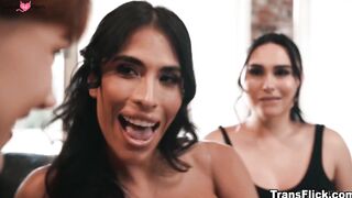 3way FFM Fun with Sexy Redhead Ladyboy & Petite Brunette Babe