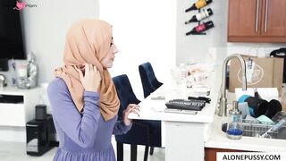 Violette Gems' Stealthy Office Theft Leads to Sexual Adventure