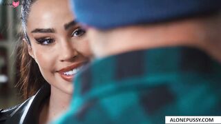 Hot Amateur Babe Flashes Her Way Through Porn Industry - Behind The Scenes