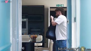Mommy Loves Big Dick - Milf Mom Vittoria DiVine Sucks & Rides Huge Cock Of Xander