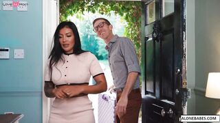 Ass-Fucking Blonde Bombshell in Hardcore Anal Threesome