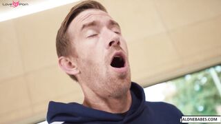 Yoga Porn Star Facesitting Blowjob - Yoganna's Face-Sucking Adventure