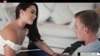 Tourist-trap Ep#1 - Sexy Tour Guide Shows Off Her Skills in Bed