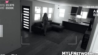 Blondie MILF Savannah Fox Rides Big Dick Tommmy Woods' Hardcock & Gets Creampied