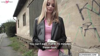 Hot Babe with Perfect Body Shows Off Her Sexuality in Erotic Dance