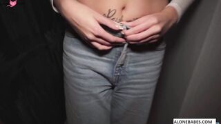 Spanish Blondie Unleashes Her Sexuality in Erotic Dance