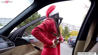 Big-Dick Delivery Girl's XMAS Surprise - Christmas Porn Parody