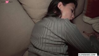 Crutches-Free Hottest Babe Rides Reverse Cowgirl On A Sex Machine