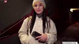 Crutches-Free Hottest Babe Rides Reverse Cowgirl On A Sex Machine