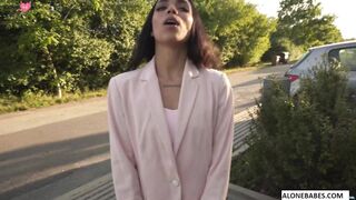 Columbiana's Cutie Pies - Colombian Babe Shakes Her Booty in Rhythm