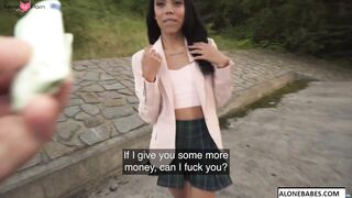Columbiana's Cutie Pies - Colombian Babe Shakes Her Booty in Rhythm