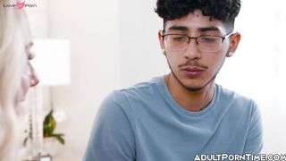 Mommy Loves It! - Older Woman Seductress Sadie Summer Fucks barely legal Stud