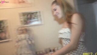 Blondie Babe Kate Upton Fingers Her Own Pussy in Bathroom