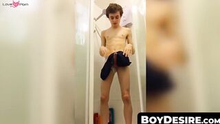 Twinks Shower Wet Fun with Hot Guy Harry Alexander" or "Harry_Alexander\_Boydesire Twunk Fucks Himself in Bathroom