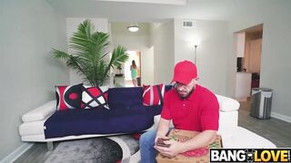 Pizza Dude Caught into 4K Macy Meadows