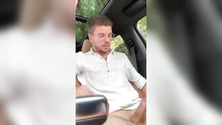 Suce moi la bite correctement dans ma voiture prostitue