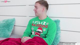 Xmas Cheer! Santa's Elf Gives Mrs Claus A Ride On His Lap - PornPros