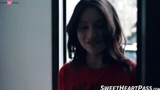 Teen Scissoring & Pussies Licking - Milf Jaclyn Taylor And Teener Liv Wild