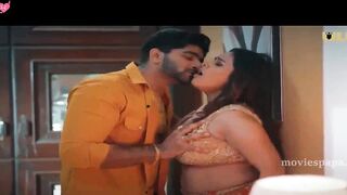 SARKAAYE LO KHATIYA - Erotic Indian Couple Exploring Intimacy In A Private Villa