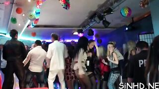 Wet & Wild Club Night - Party Hard With Your Favorite Stars