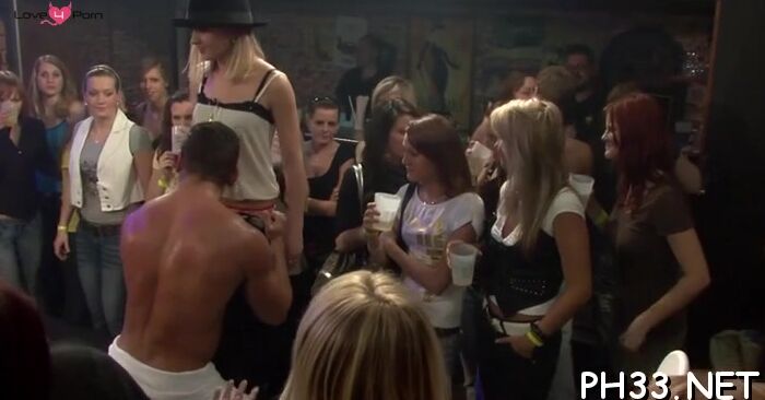 Nightclub Orgy - Group Sex Party with Hot Babes & Hunks