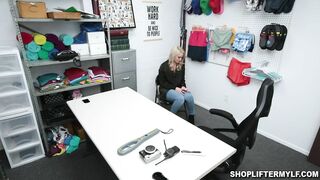 milf thief Lisey Sweet get caught again from a jewelry