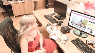 Aris Dark bangs an inexperienced dude