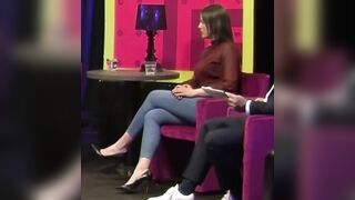 Beauty TV Presenter Into Tight Blue Jeans (21.04.21)
