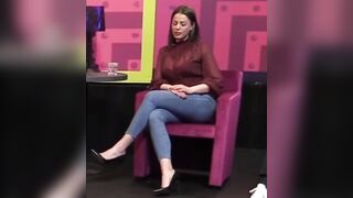 Beauty TV Presenter Into Tight Blue Jeans (21.04.21)