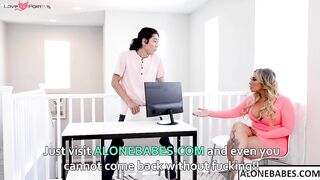 Richelle Ryan & Mia James - Double Blowjob Bombshells Share A Man's Load