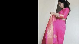 Indian Desi Girl's Hot Dance-Off in Bollywood Style