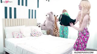 Double Dare Dick Down - Hot Blonde Teen Faces Off With Hunk In A Game Of Truth Or Sex