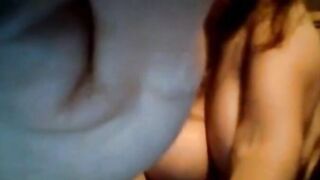 MILF webcam mom shares her body with you in real time