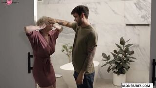 Step-Mother Dee Williams Fucks Her StepSon In The Ass And Gets A Facial